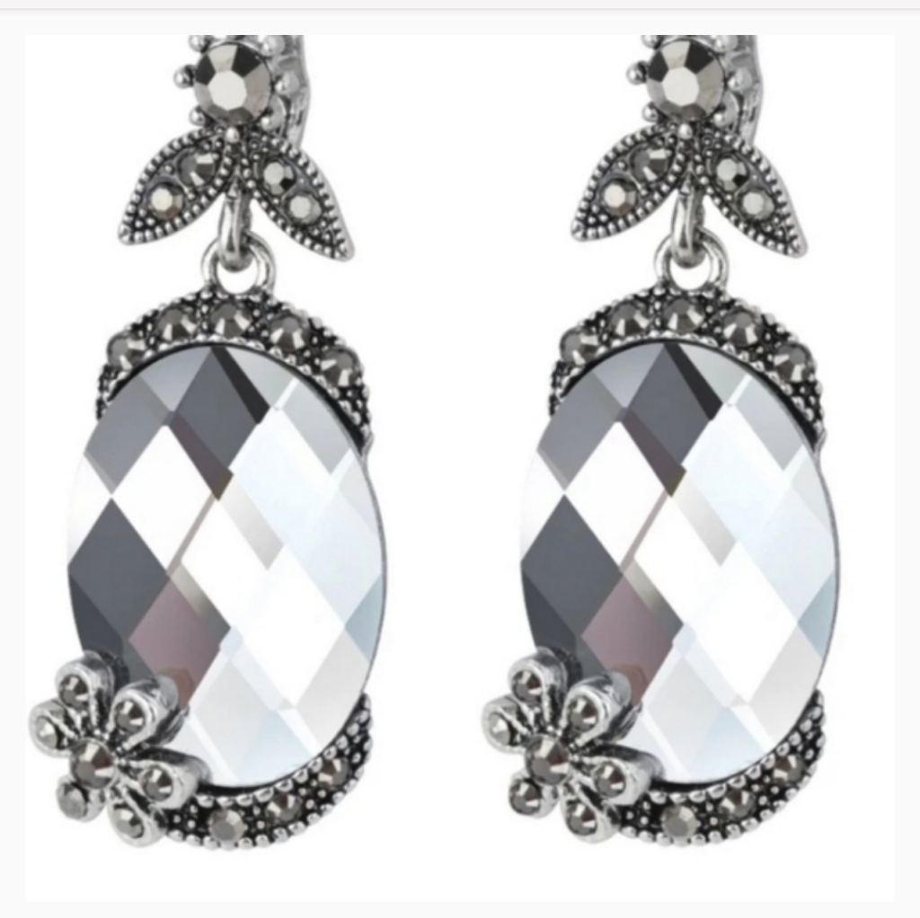 Beautiful Flower Big Gray Crystal Earrings 22$